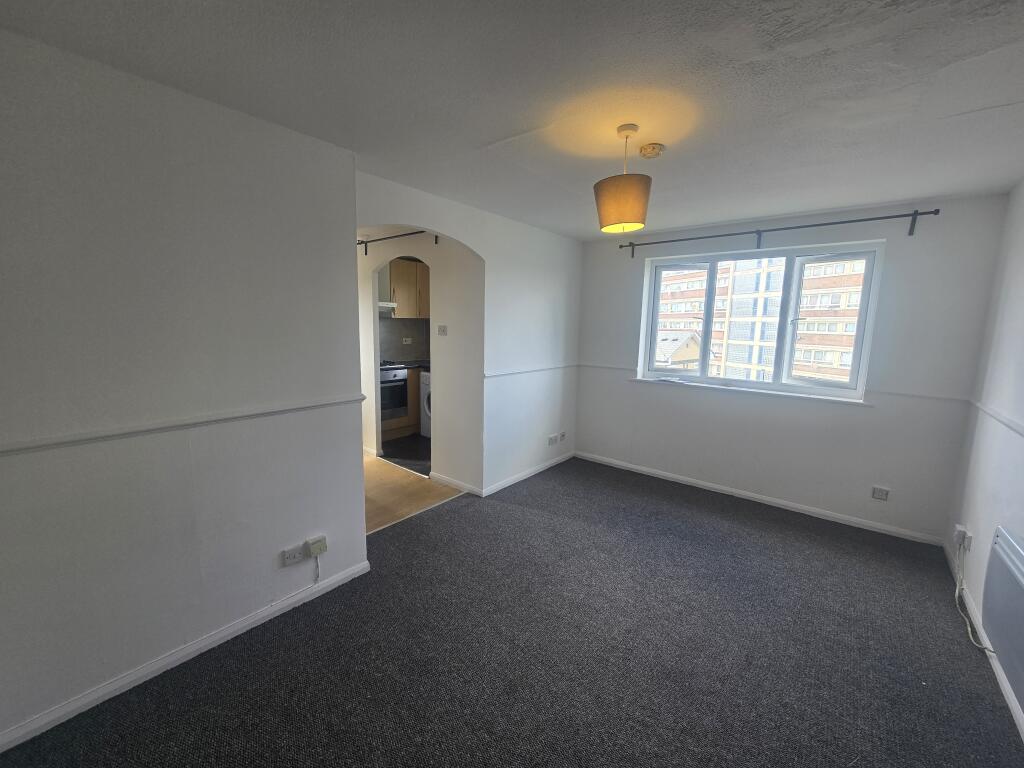 3 bed Studio for rent in Deptford. From Live London Estates