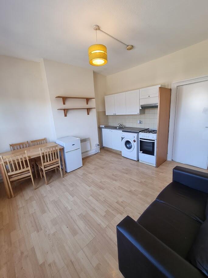 1 bed 1st Floor Flat for rent in Ilford. From Live London Estates