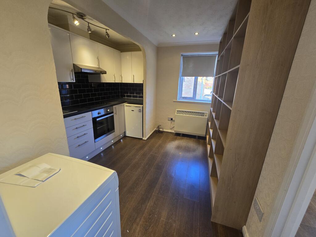 1 bed 1st Floor Flat for rent in Waltham Abbey. From Live London Estates