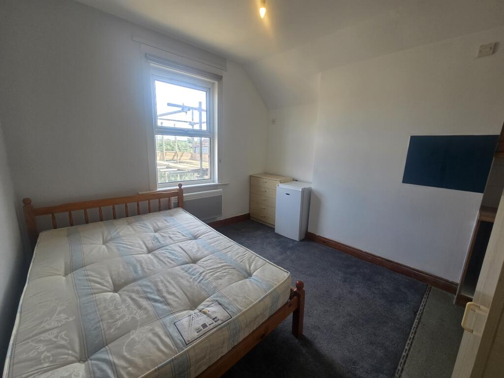 4 bed Studio for rent in Merton. From Live London Estates 4 bed Studio for rent in Merton. From Live London Estates