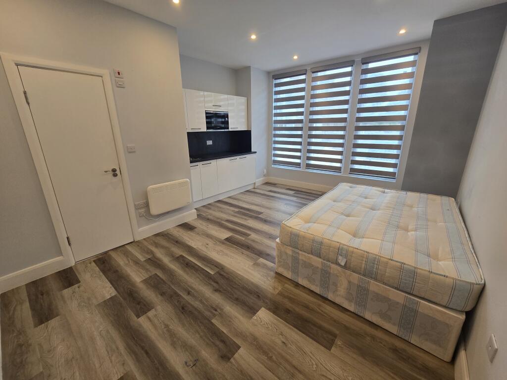 4 bed Studio for rent in London. From Live London Estates