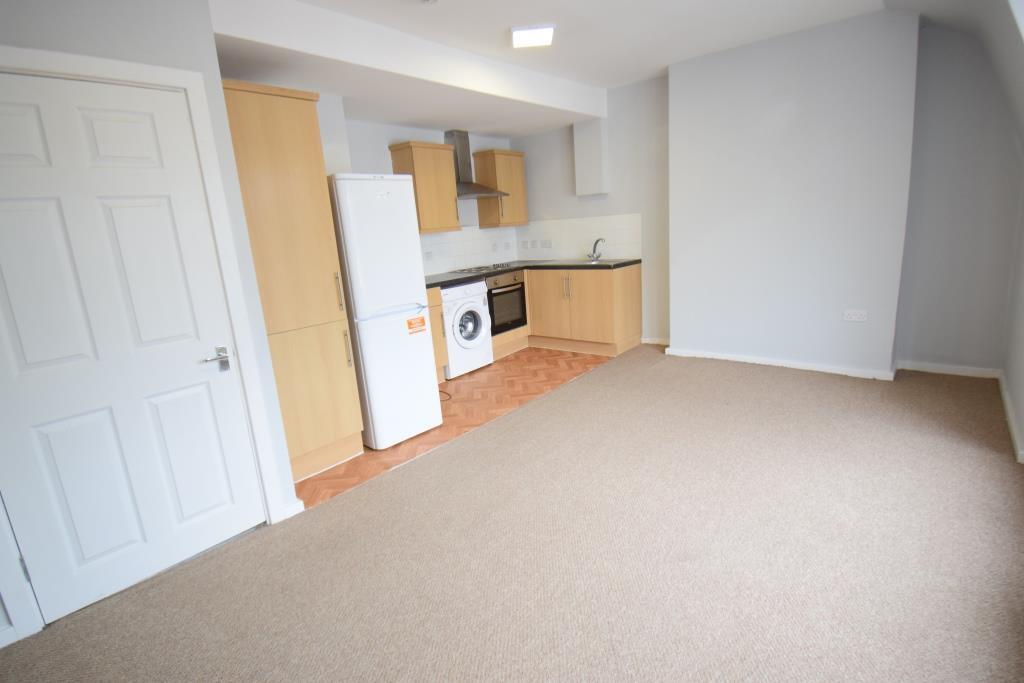3 bed 1st Floor Flat for rent in Crews Hill. From Live London Estates 3 bed 1st Floor Flat for rent in Crews Hill. From Live London Estates