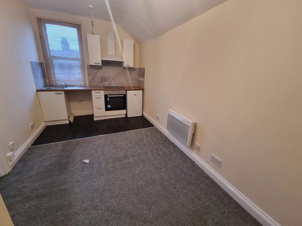 1 bed 1st Floor Flat for rent in Merton. From Live London Estates