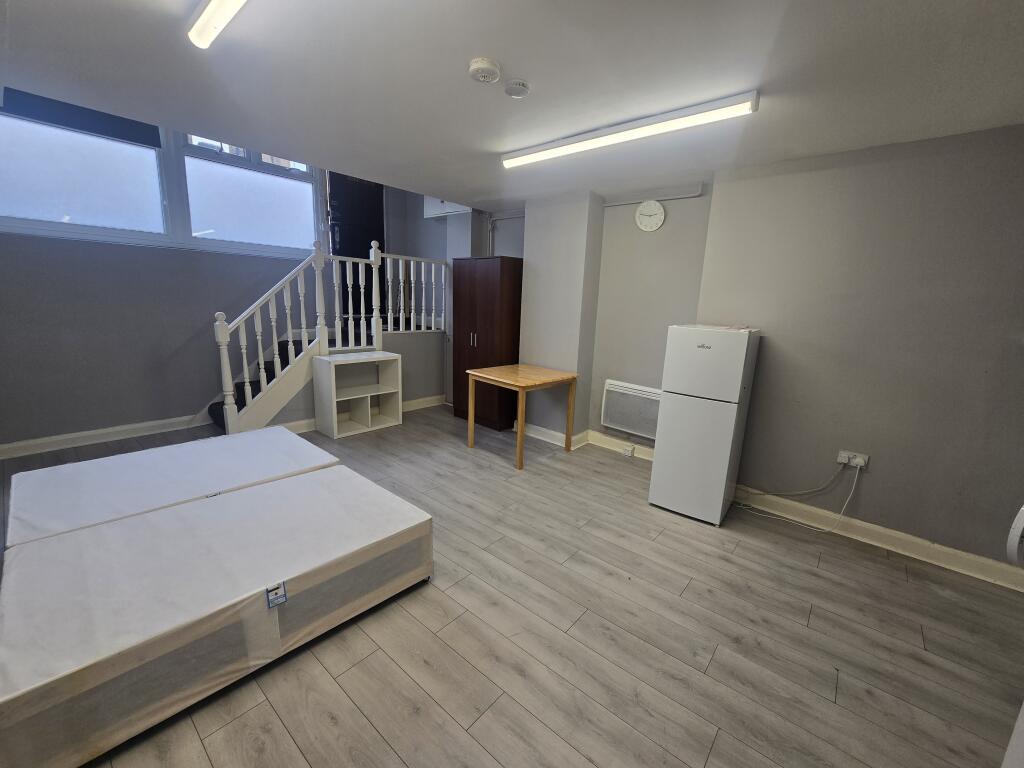 4 bed Studio for rent in Greenwich. From Live London Estates