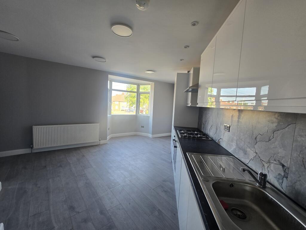 3 bed 1st Floor Flat for rent in Dagenham. From Live London Estates 3 bed 1st Floor Flat for rent in Dagenham. From Live London Estates