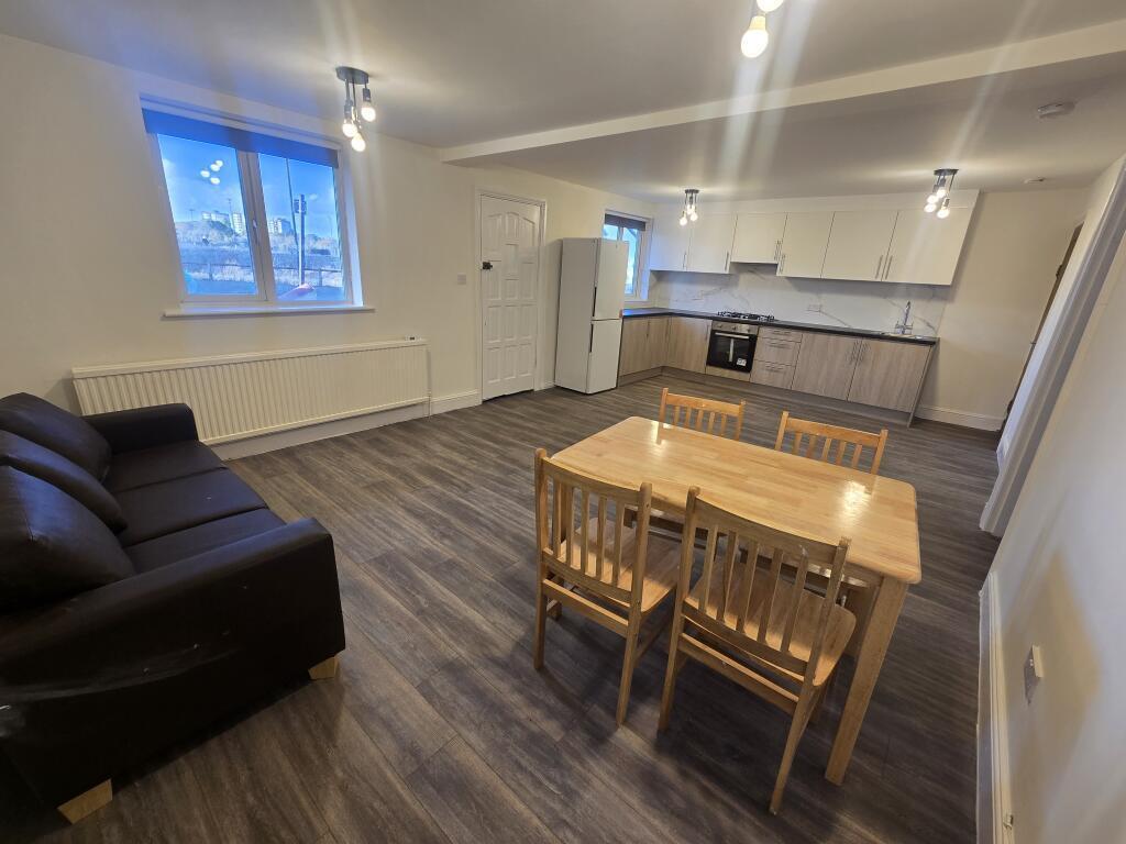2 bed House (unspecified) for rent in Sewardstone. From Live London Estates