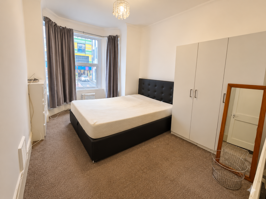 1 bed 1st Floor Flat for rent in Greenwich. From Live London Estates