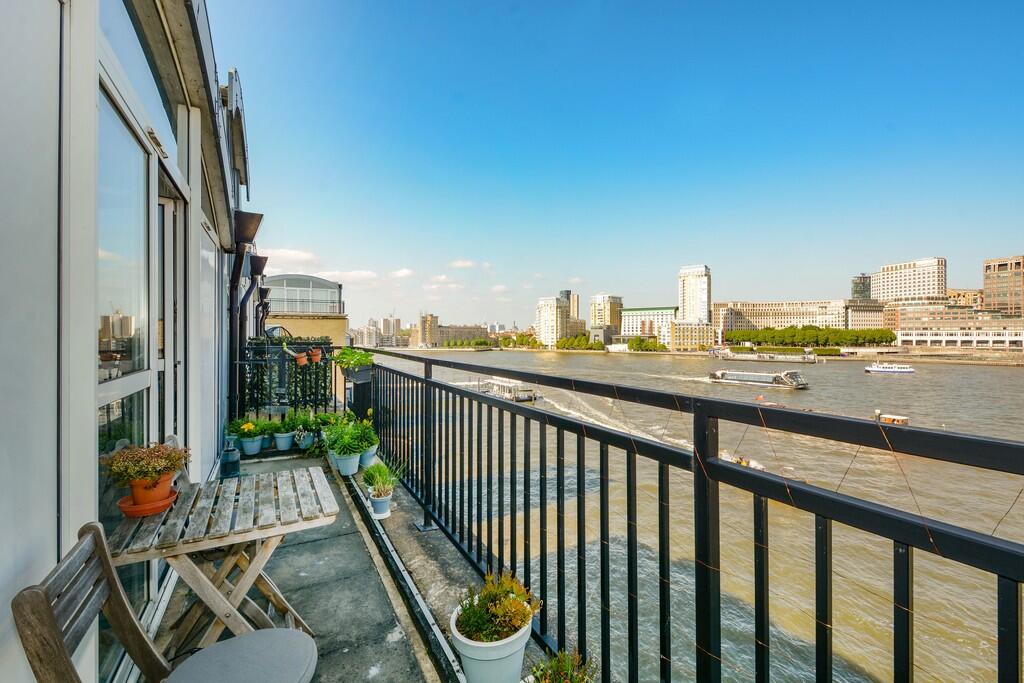 1 bed Penthouse for rent in London. From Living in London - Canada Water Tube Station