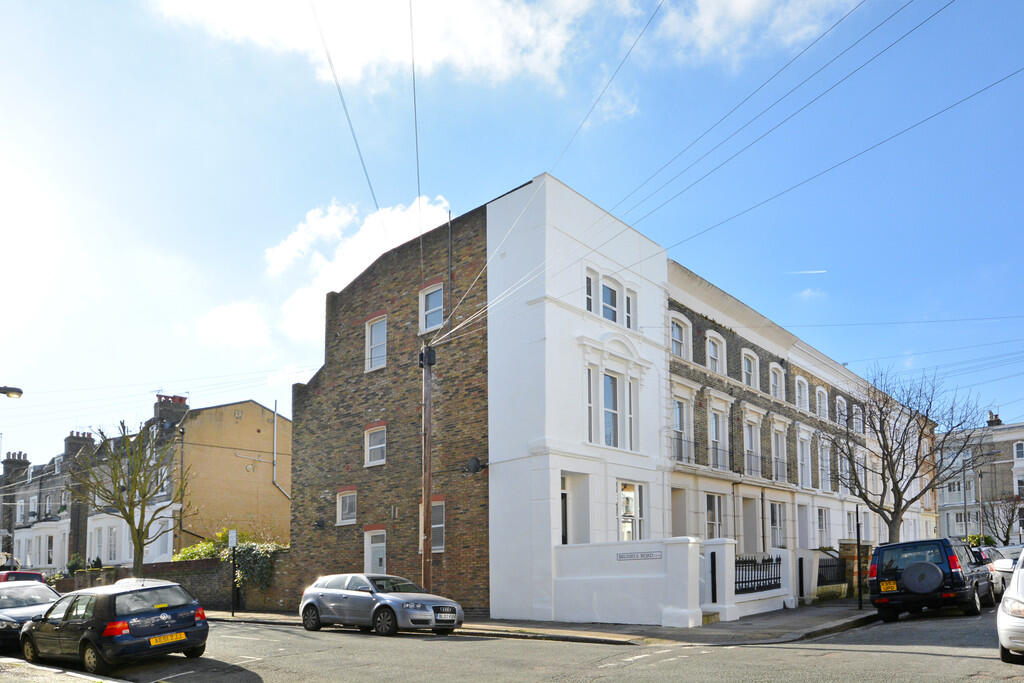 1 bed Apartment for rent in Battersea. From Living in London - Canada Water Tube Station 1 bed Apartment for rent in Battersea. From Living in London - Canada Water Tube Station
