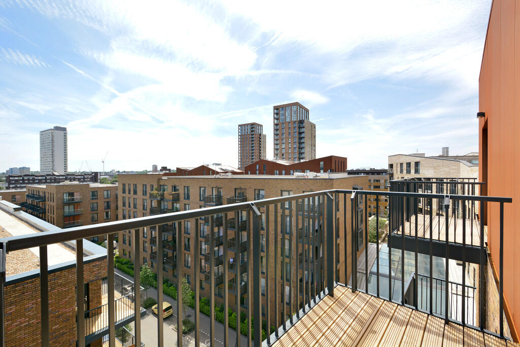 1 bed Apartment for rent in Poplar. From Living in London - Canada Water Tube Station
