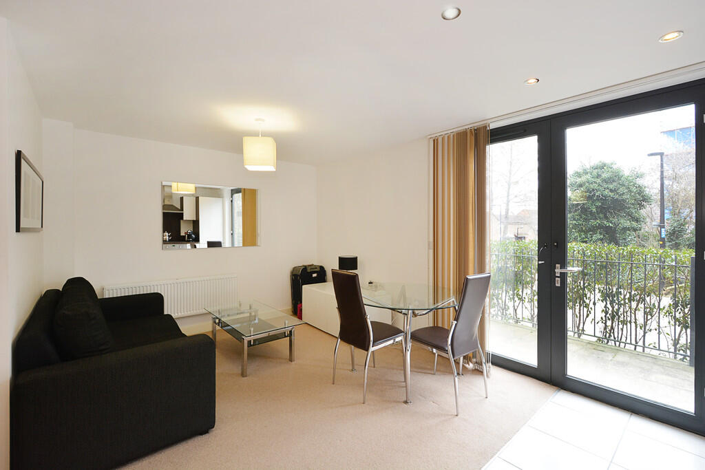 4 bed Apartment for rent in Bermondsey. From Living in London - Canada Water Tube Station