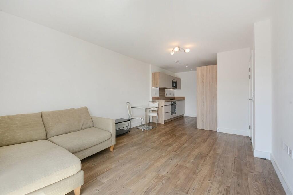 1 bed Apartment for rent in Deptford. From Living in London - Canada Water Tube Station 1 bed Apartment for rent in Deptford. From Living in London - Canada Water Tube Station