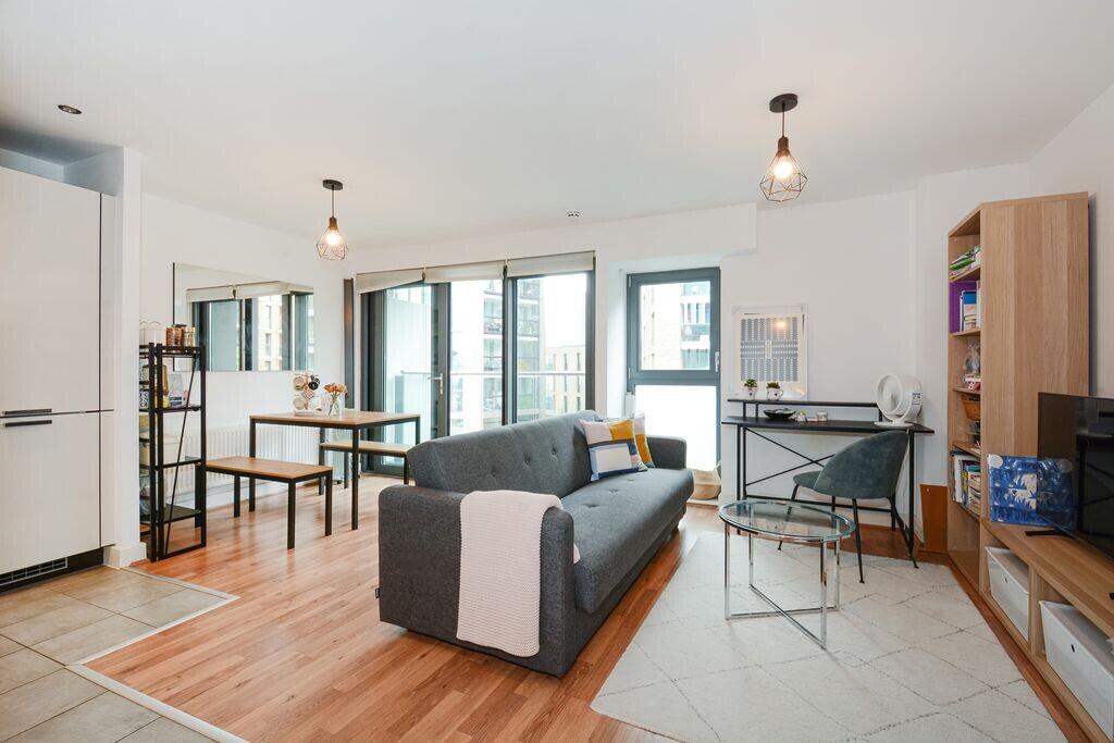 1 bed Apartment for rent in Bermondsey. From Living in London - Canada Water Tube Station