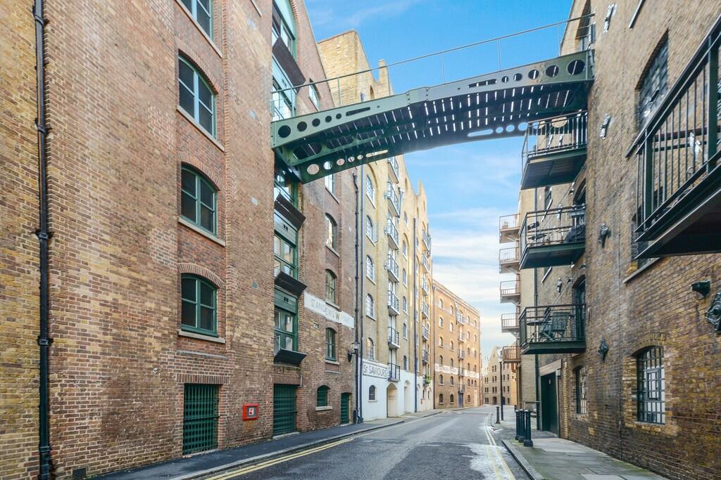 1 bed Apartment for rent in Bermondsey. From Living in London - Canada Water Tube Station