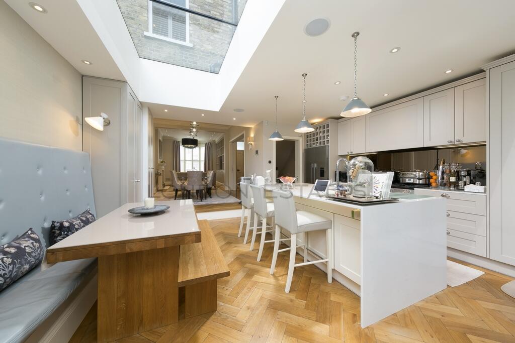 7 bed Detached for rent in Fulham. From London Estates