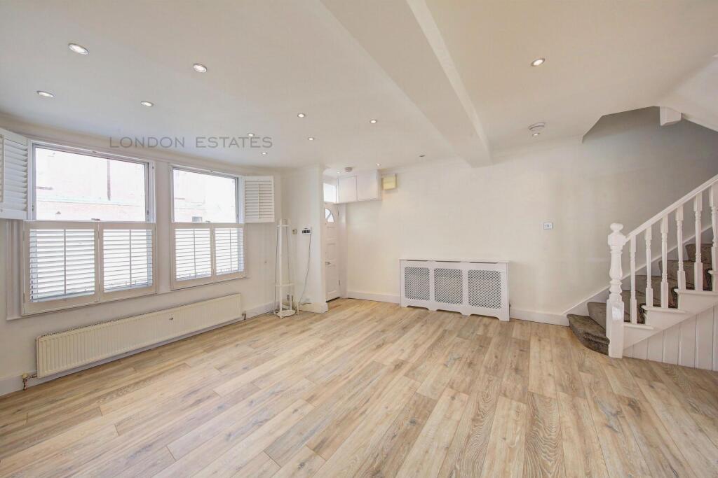 4 bed Mid Terraced House for rent in Fulham. From London Estates