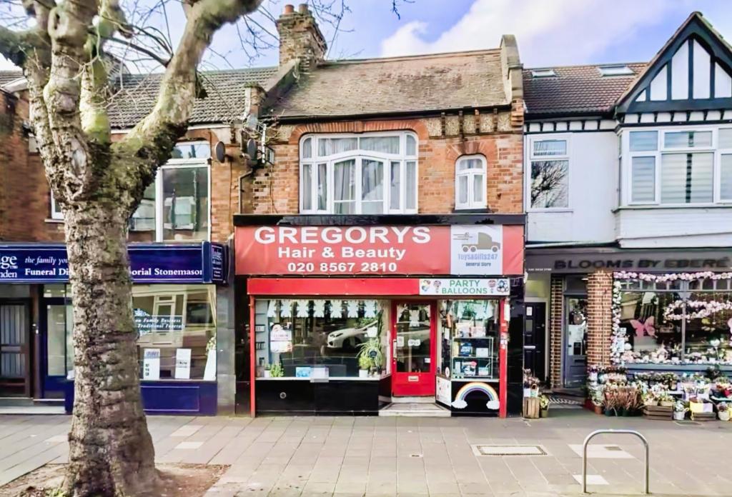 0 bed Retail Property (High Street) for rent in London. From London Homes Residential