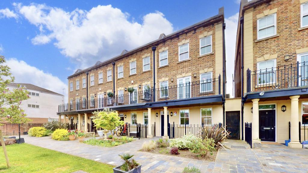 5 bed Mid Terraced House for rent in London. From London Homes Residential