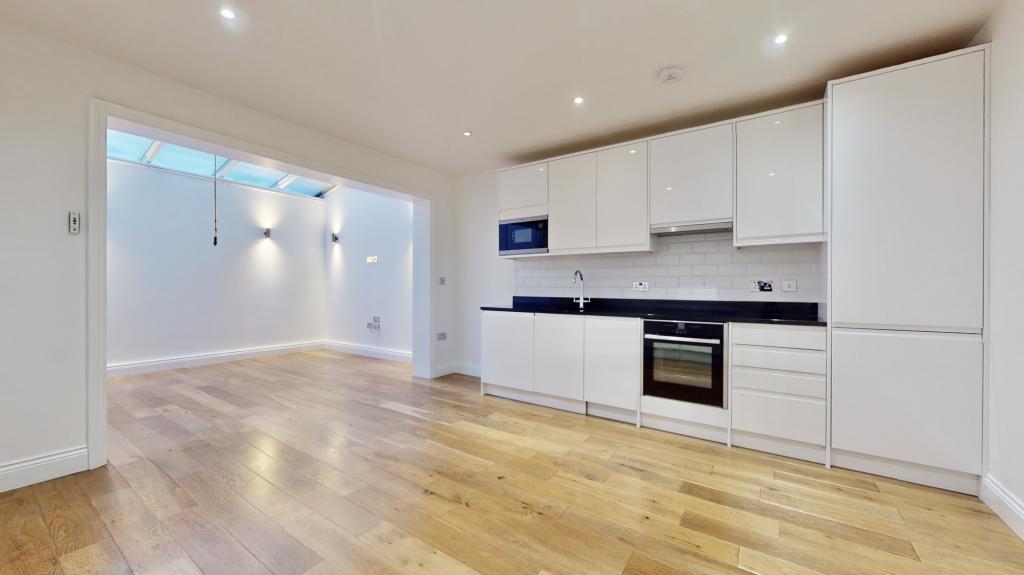 2 bed 1st Floor Flat for rent in London. From London Homes Residential