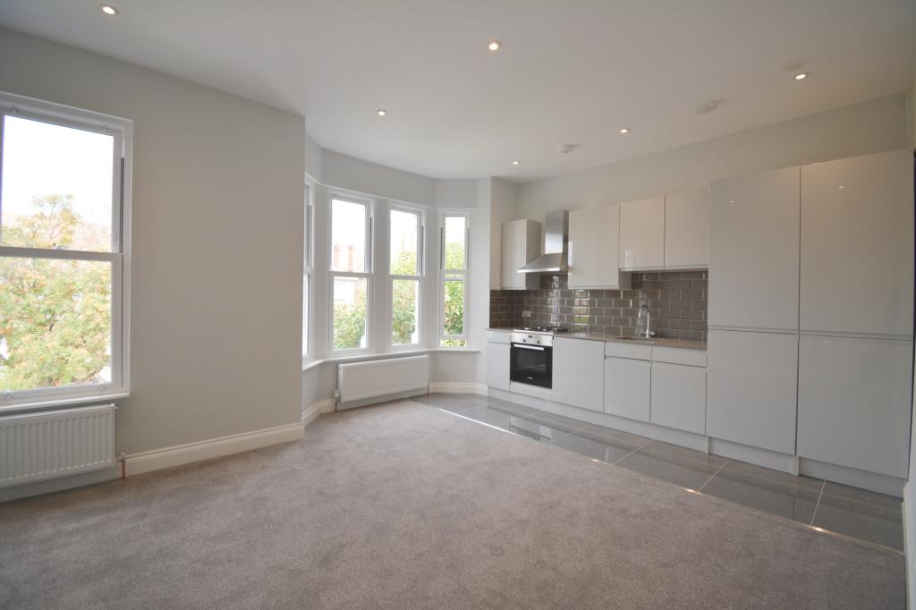2 bed 1st Floor Flat for rent in Ealing. From London Homes Residential