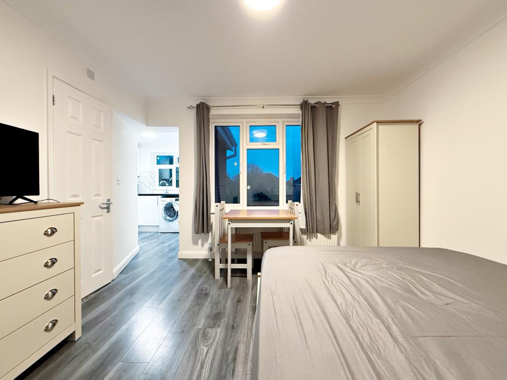 1 bed Studio for rent in Hounslow. From London Homes Residential