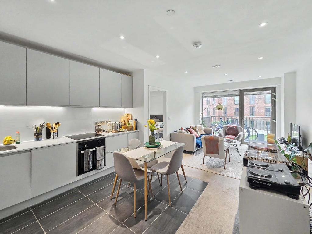 2 bed 1st Floor Flat for rent in Salford. From London Homes Residential