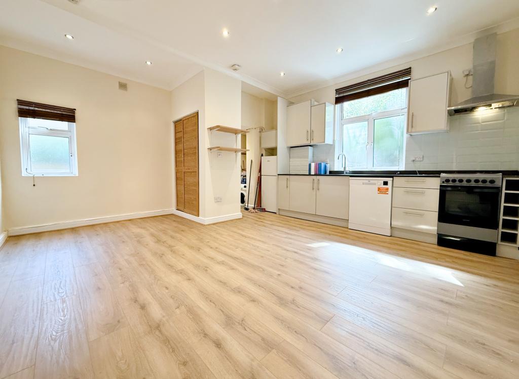 1 bed 1st Floor Flat for rent in Acton. From London Homes Residential