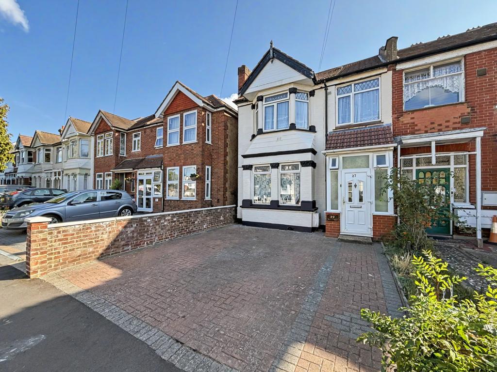 4 bed Semi Detached for rent in Hounslow. From London Homes Residential