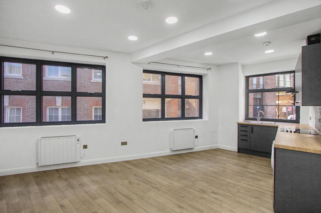 1 bed 1st Floor Flat for rent in Luton. From London Homes Residential
