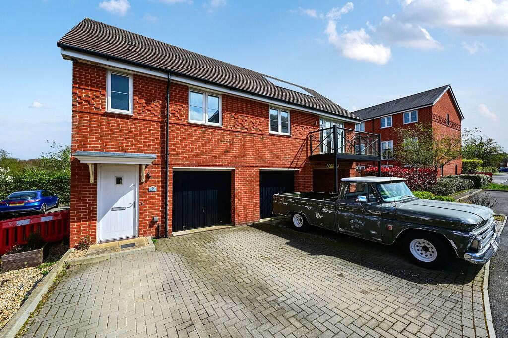 2 bed Detached for rent in Ewshot. From Henlys Estate Agents - Yateley