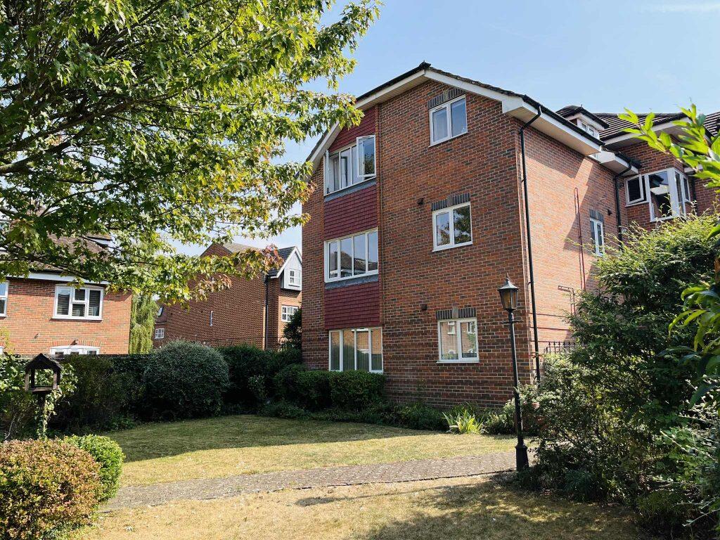 2 bed 1st Floor Flat for rent in Newbury. From Henwick Properties - Thatcham