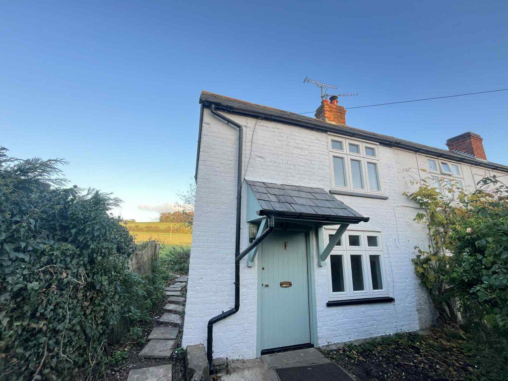 2 bed Cottage for rent in Hampstead Norreys. From Henwick Properties - Thatcham 2 bed Cottage for rent in Hampstead Norreys. From Henwick Properties - Thatcham