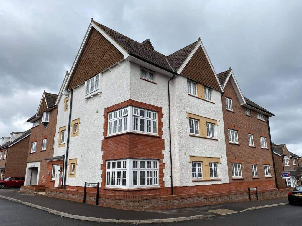 2 bed 1st Floor Flat for rent in Broomhill. From Henwick Properties - Thatcham