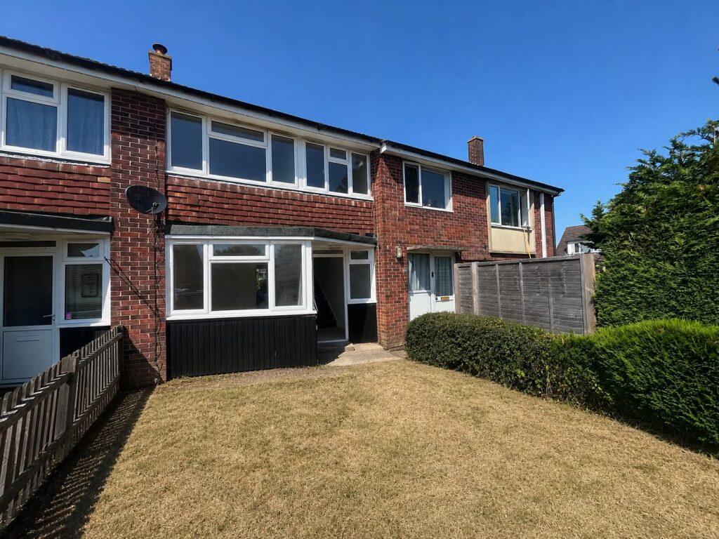 3 bed Mid Terraced House for rent in Cold Ash. From Henwick Properties - Thatcham