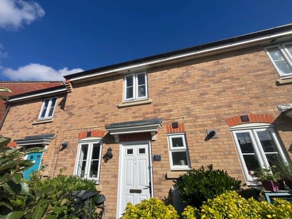 2 bed Mid Terraced House for rent in Headley. From Henwick Properties - Thatcham