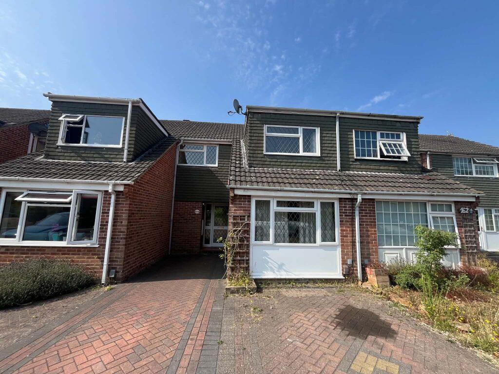 3 bed Mid Terraced House for rent in Cold Ash. From Henwick Properties - Thatcham 3 bed Mid Terraced House for rent in Cold Ash. From Henwick Properties - Thatcham