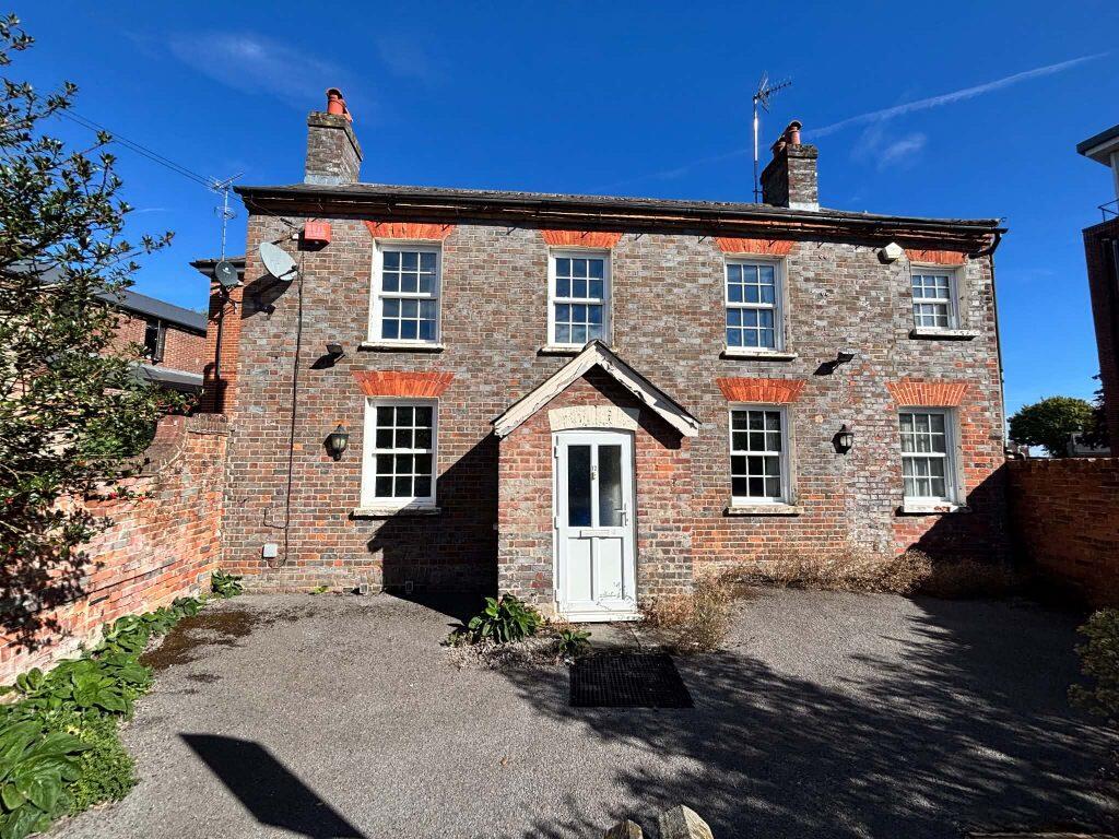 2 bed Detached for rent in Newbury. From Henwick Properties - Thatcham