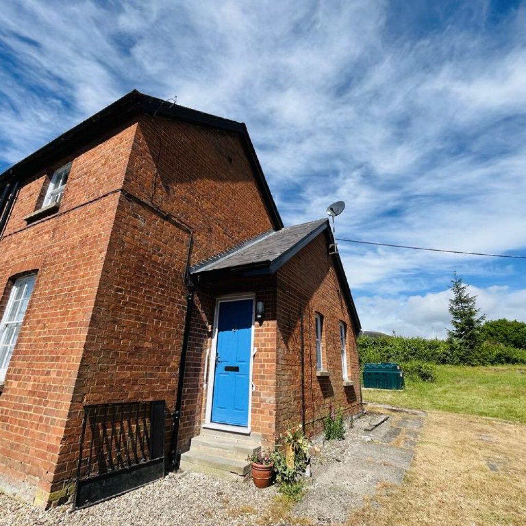 2 bed Detached for rent in Kintbury. From Henwick Properties - Thatcham 2 bed Detached for rent in Kintbury. From Henwick Properties - Thatcham