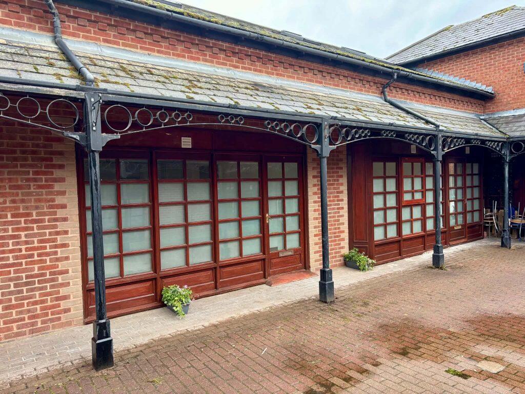 2 bed 1st Floor Flat for rent in Thatcham. From Henwick Properties - Thatcham