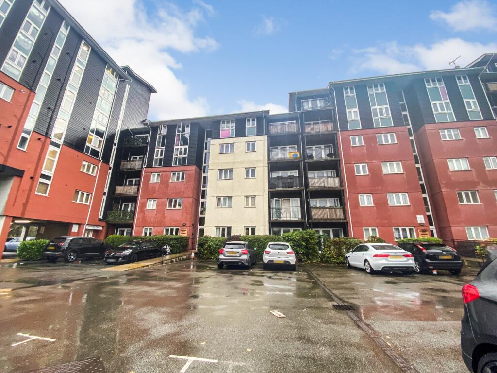 3 bed Apartment for rent in Runwell. From M & P Estates - South Ockendon