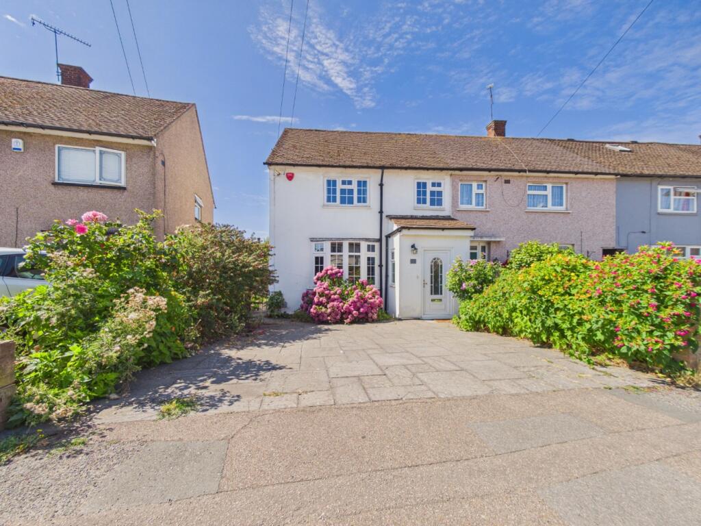 3 bed End of Terrace for rent in Aveley. From M & P Estates - South Ockendon