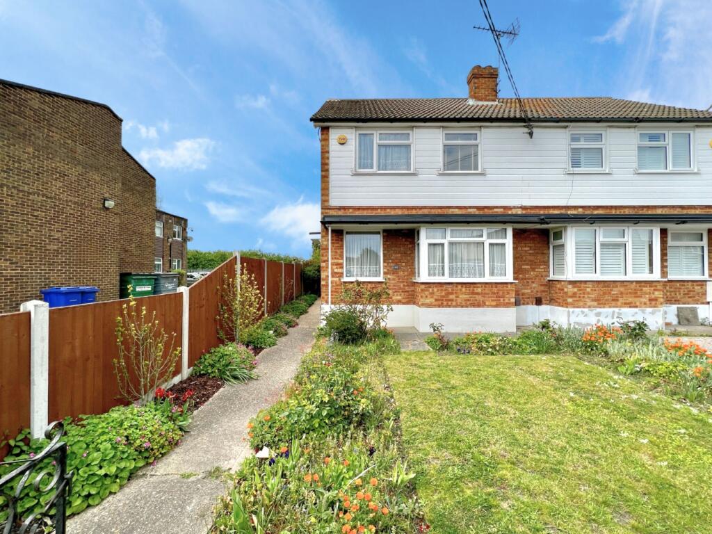 3 bed Semi Detached for rent in Aveley. From M & P Estates - South Ockendon