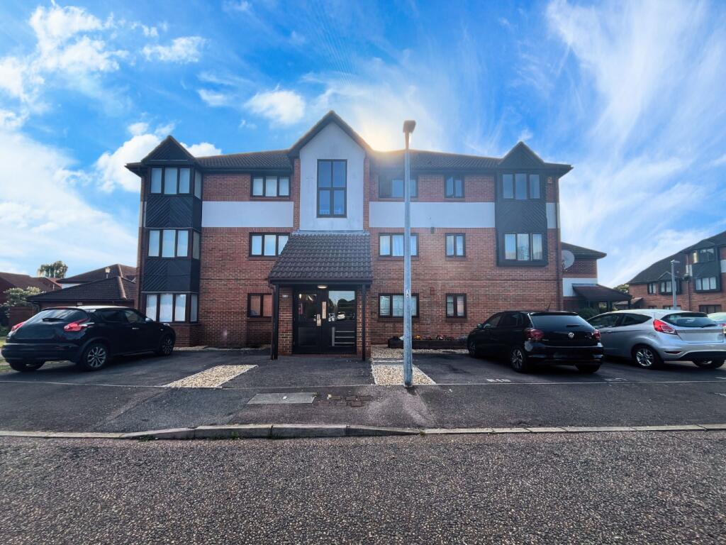 1 bed 1st Floor Flat for rent in Aveley. From M & P Estates - South Ockendon
