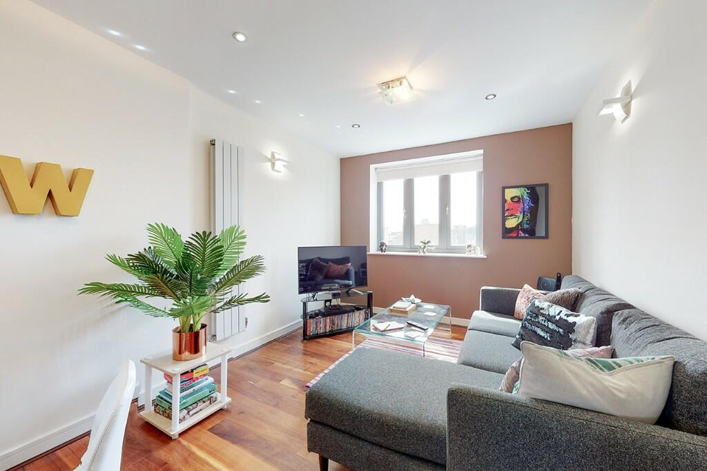 2 bed Flat for rent in London. From Macarthur Morrison