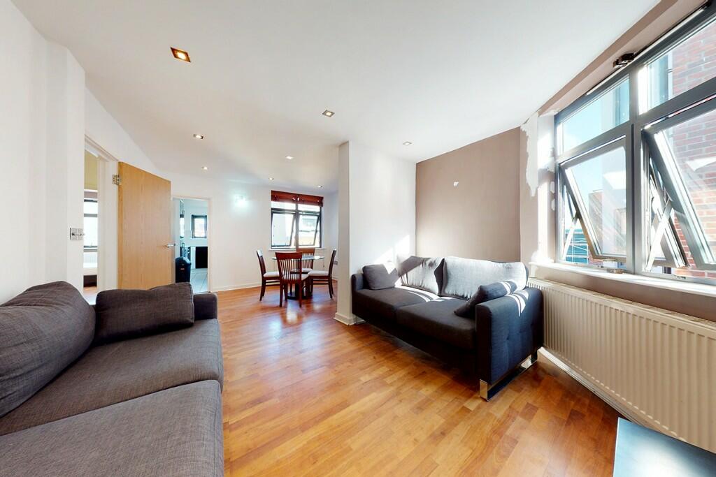 3 bed 1st Floor Flat for rent in London. From Macarthur Morrison