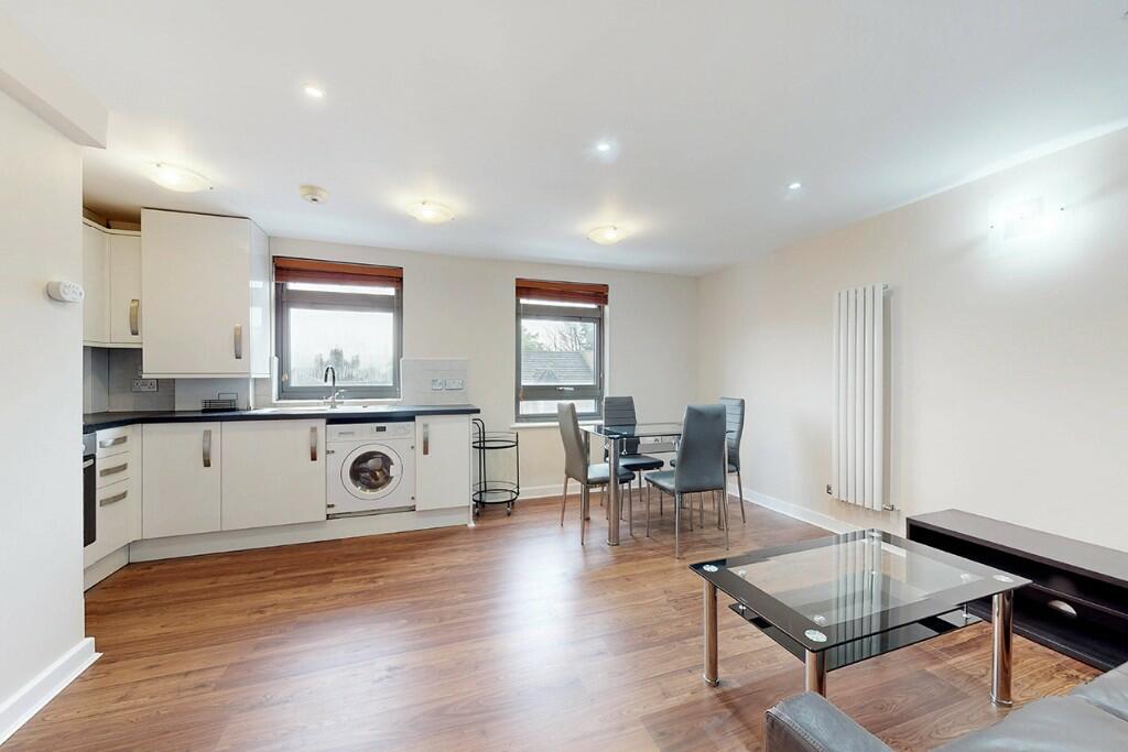 2 bed 1st Floor Flat for rent in London. From Macarthur Morrison 2 bed 1st Floor Flat for rent in London. From Macarthur Morrison