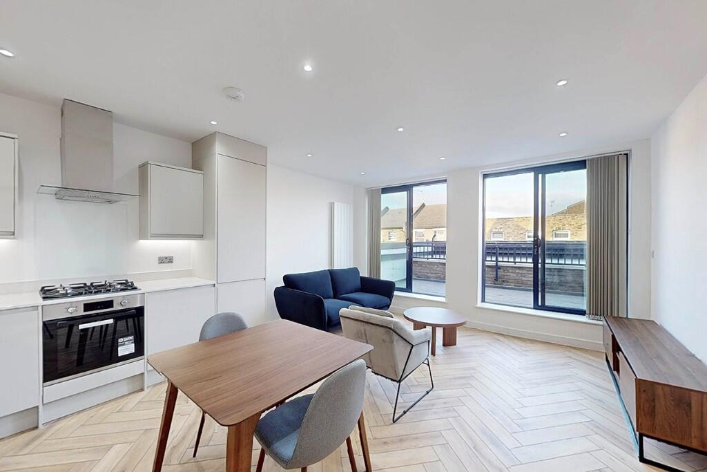 1 bed 1st Floor Flat for rent in Bow. From Macarthur Morrison