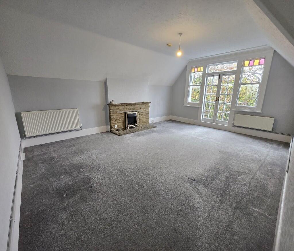 2 bed 1st Floor Flat for rent in Beckenham. From Macks Properties Ltd - Bickley