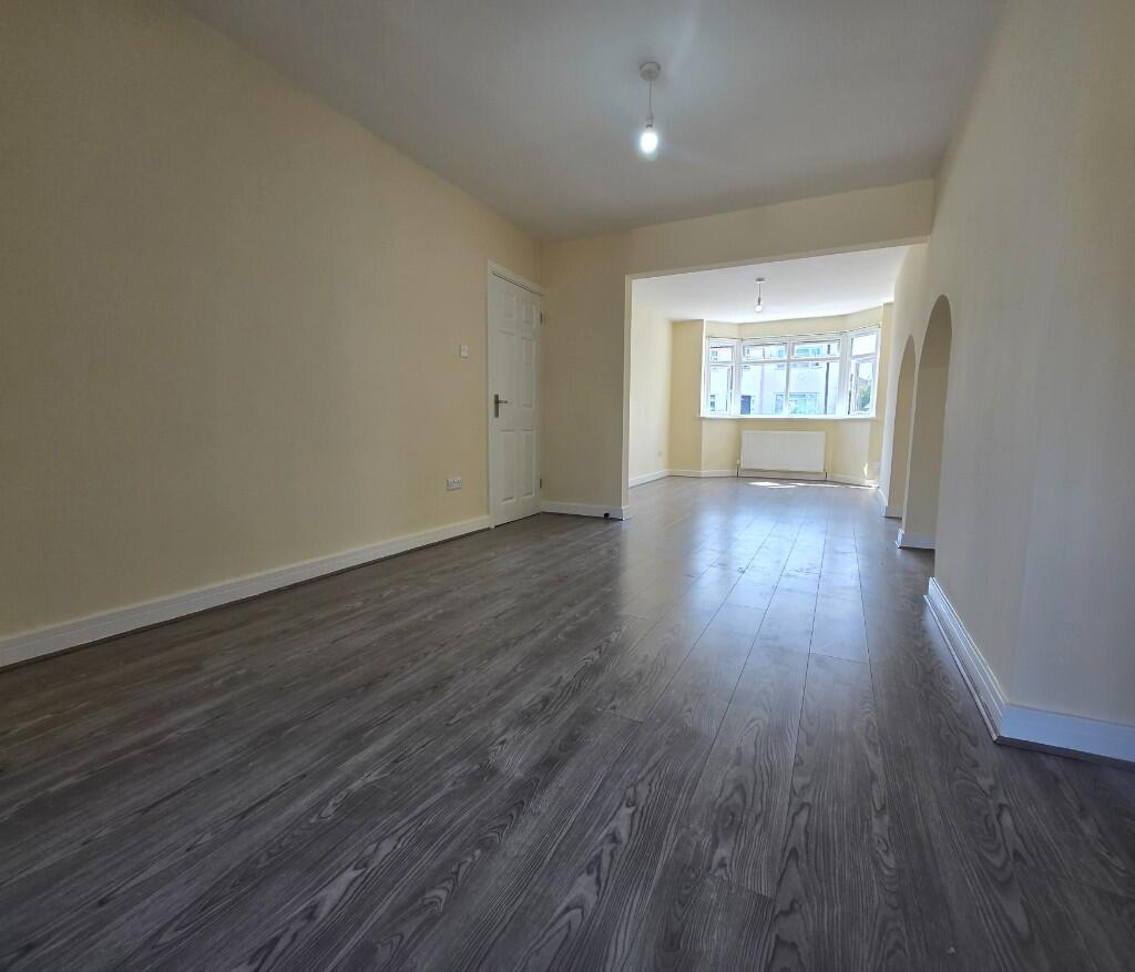 3 bed Semi Detached for rent in Mitcham. From Macks Properties Ltd - Bickley 3 bed Semi Detached for rent in Mitcham. From Macks Properties Ltd - Bickley