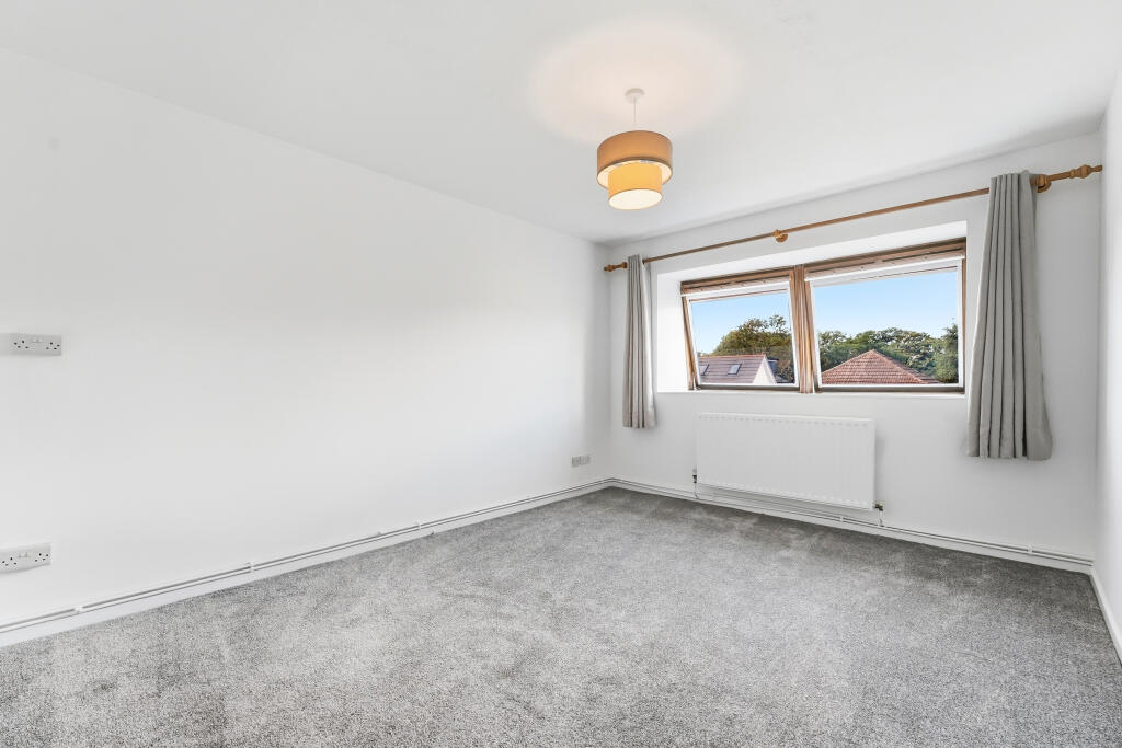 2 bed 1st Floor Flat for rent in Bexley. From Macks Properties Ltd - Bickley